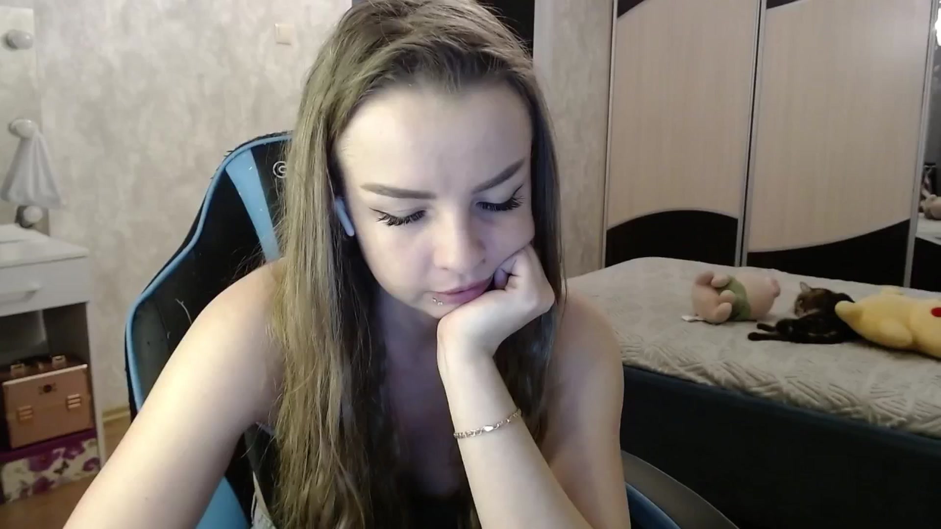 Gallery image thumbnail from Lio_noy's myfreecams stream on, 12/27/2024, 22:36 image 14 of 20