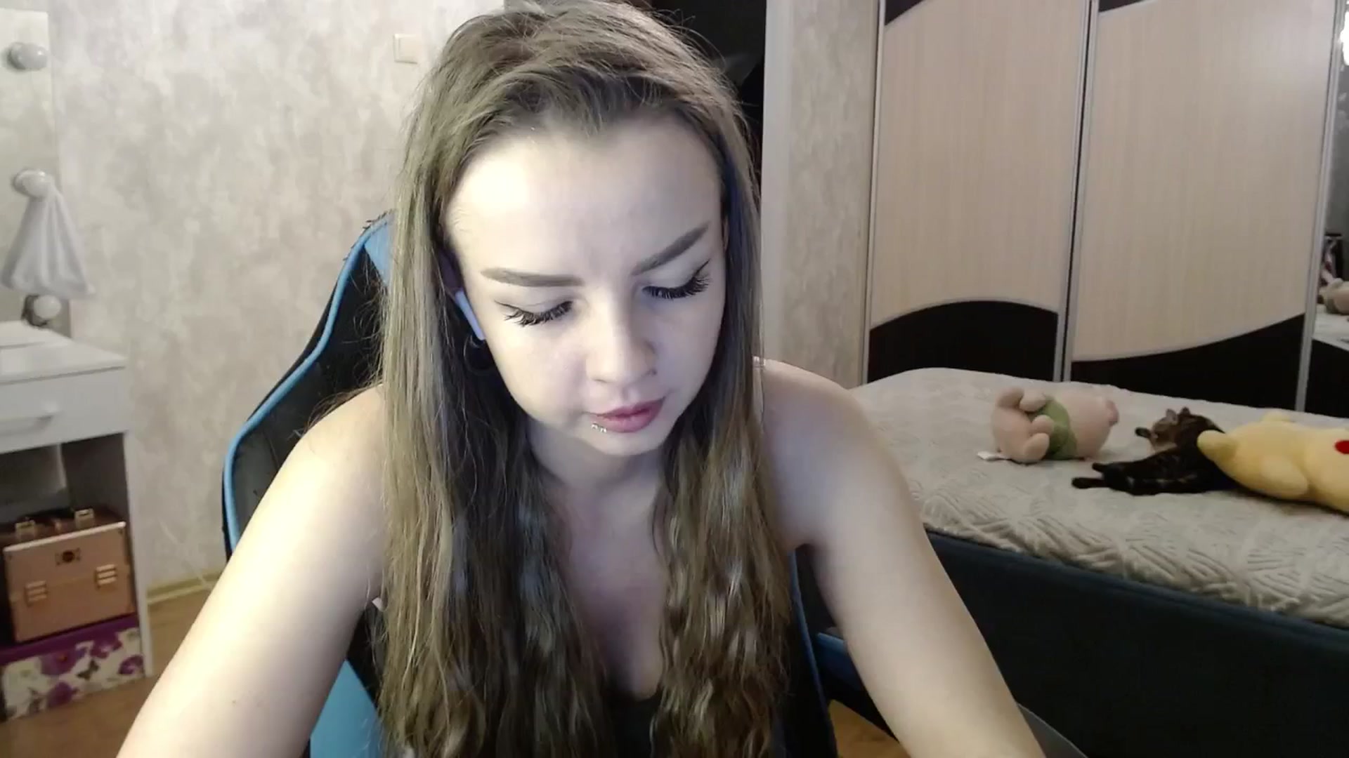 Gallery image thumbnail from Lio_noy's myfreecams stream on, 12/27/2024, 22:36 image 7 of 20