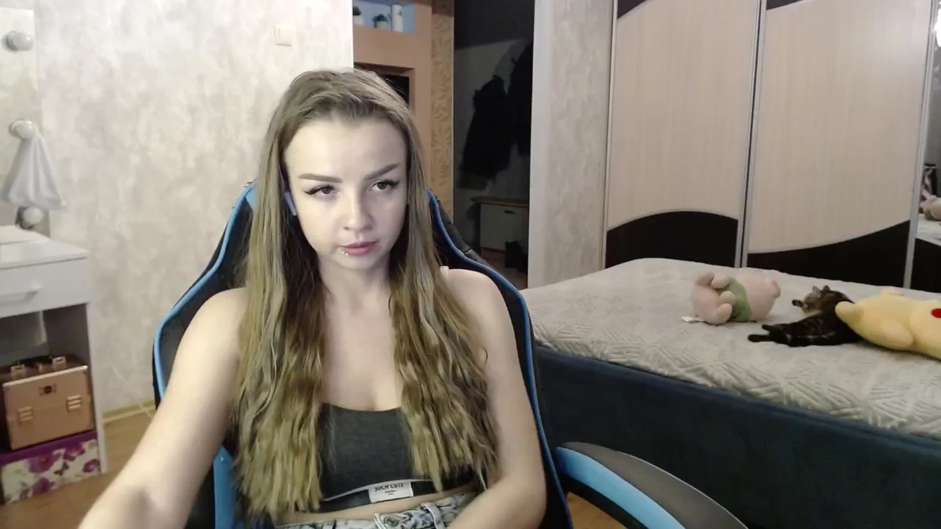 Gallery image thumbnail from Lio_noy's myfreecams stream on, 12/27/2024, 22:36 image 10 of 20