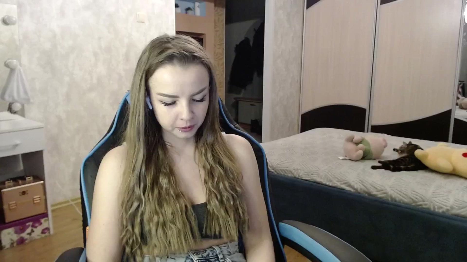 Gallery image thumbnail from Lio_noy's myfreecams stream on, 12/27/2024, 22:36 image 8 of 20
