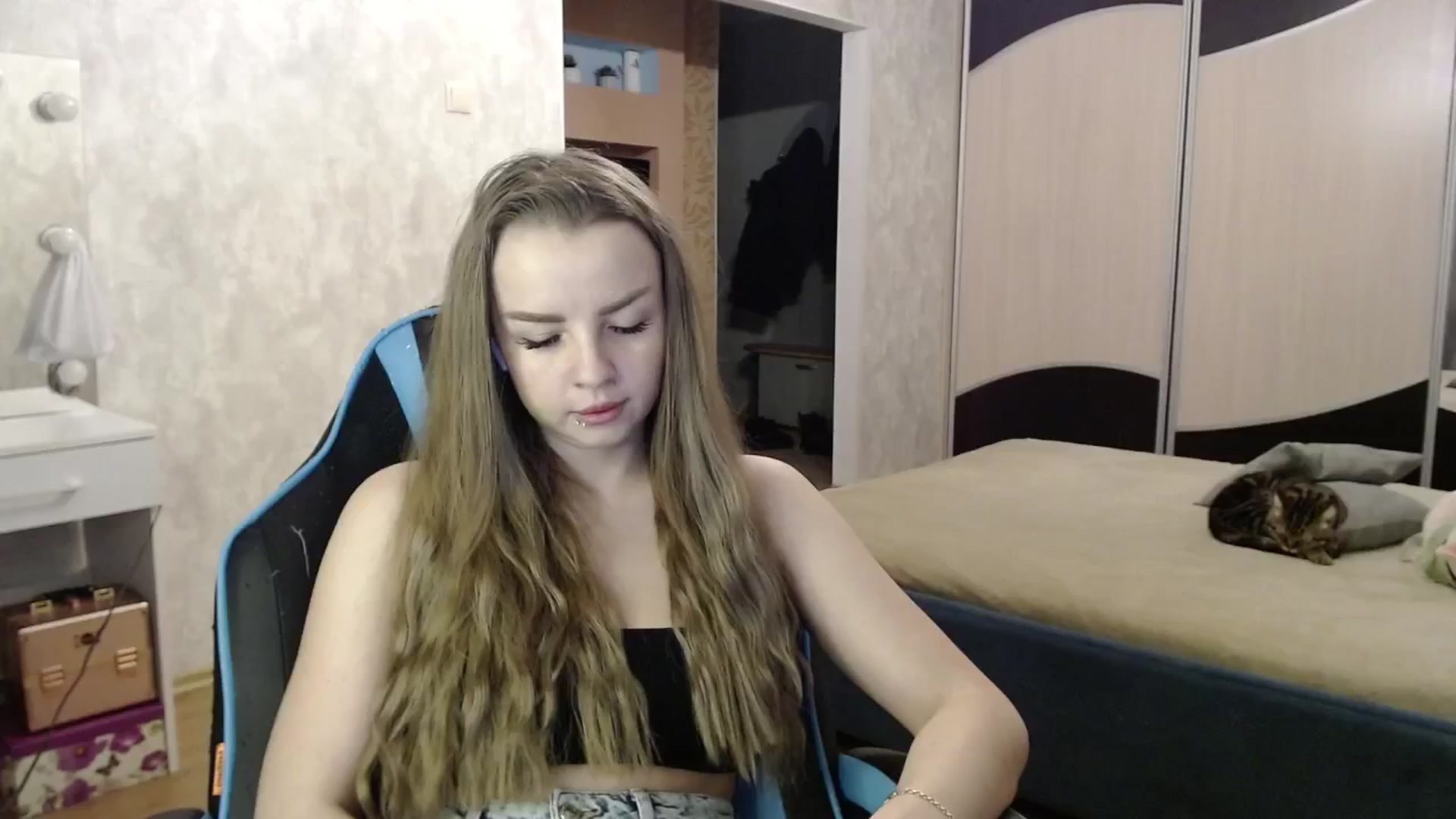 Gallery image thumbnail from Lio_noy's myfreecams stream on, 12/28/2024, 23:49 image 7 of 20