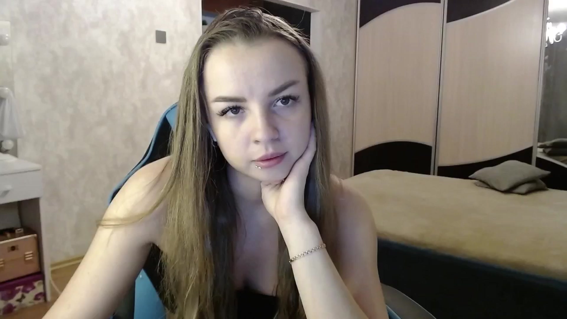 Gallery image thumbnail from Lio_noy's myfreecams stream on, 12/31/2024, 24:03 image 8 of 20