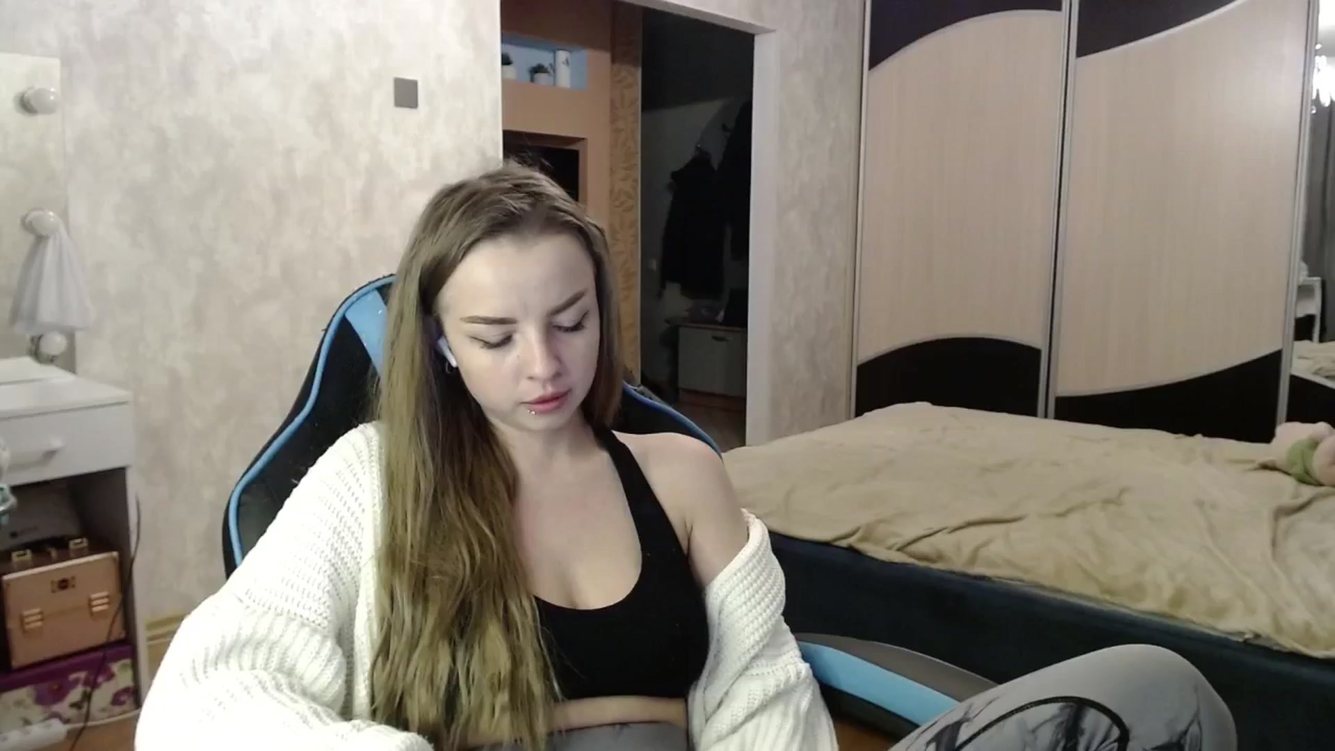 Gallery image thumbnail from Lio_noy's myfreecams stream on, 01/06/2025, 24:38 image 5 of 20