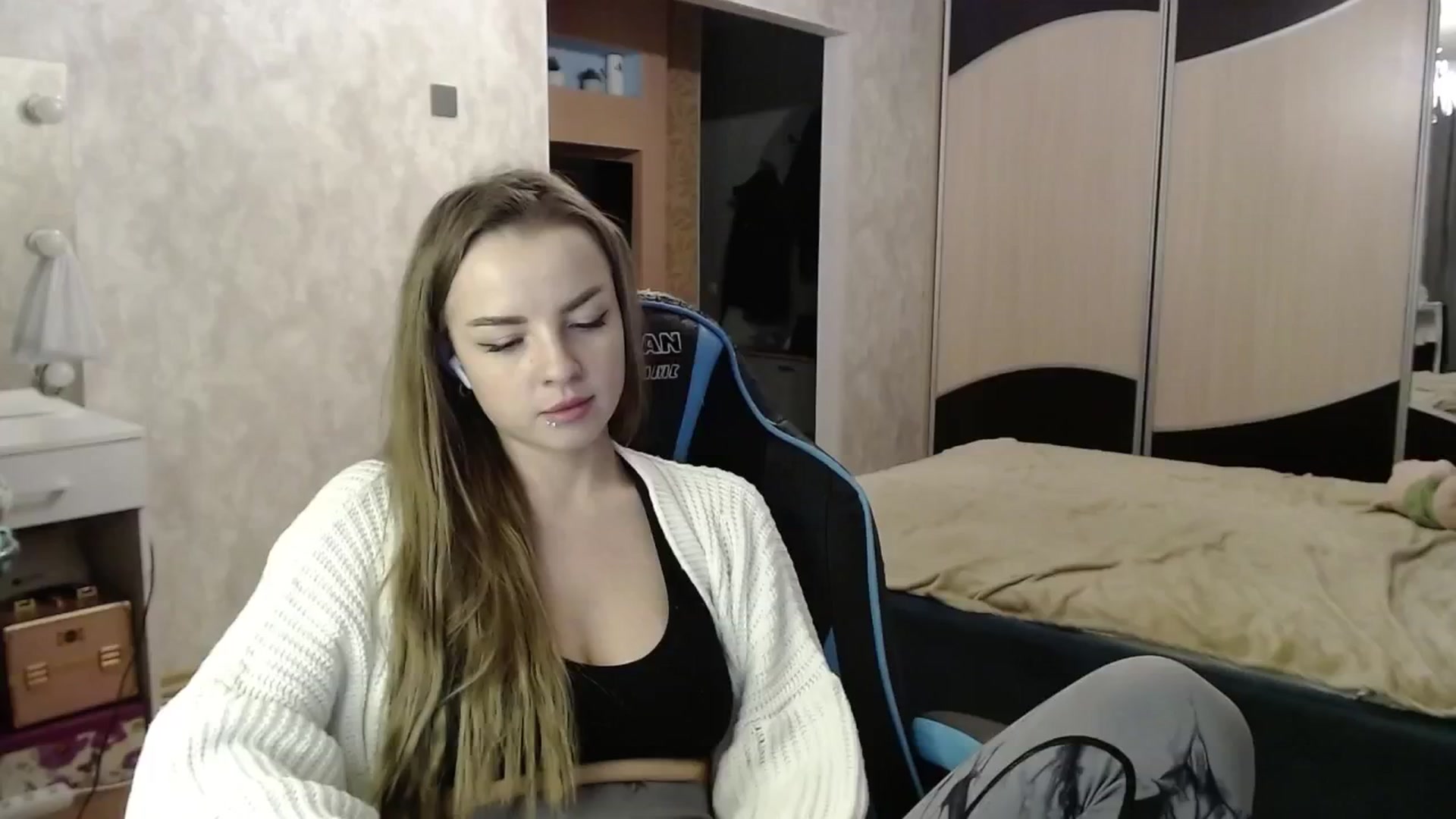 Gallery image thumbnail from Lio_noy's myfreecams stream on, 01/06/2025, 01:25 image 4 of 20