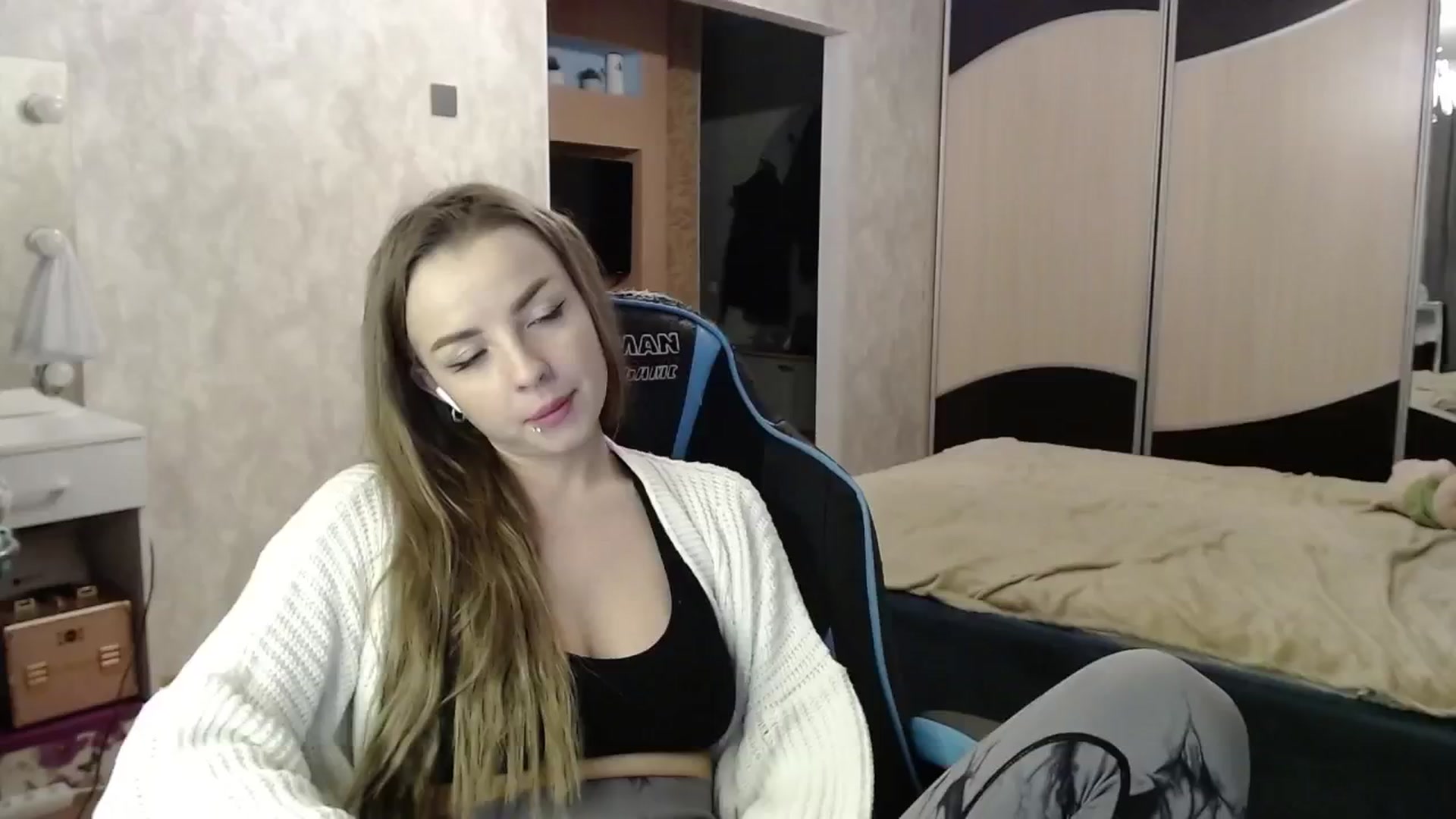 Gallery image thumbnail from Lio_noy's myfreecams stream on, 01/06/2025, 01:25 image 6 of 20