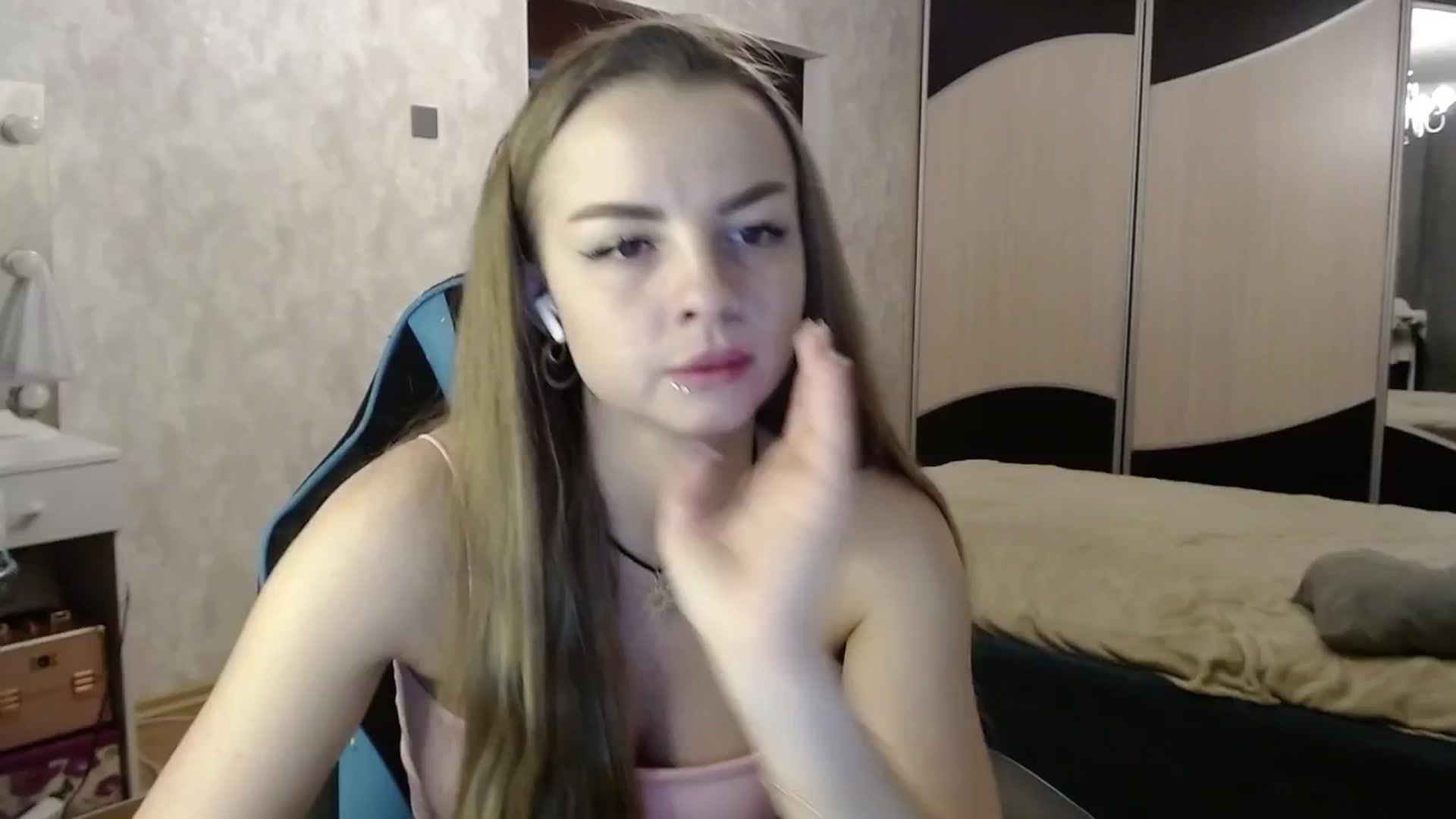 Gallery image thumbnail from Lio_noy's myfreecams stream on, 01/06/2025, 22:09 image 2 of 20