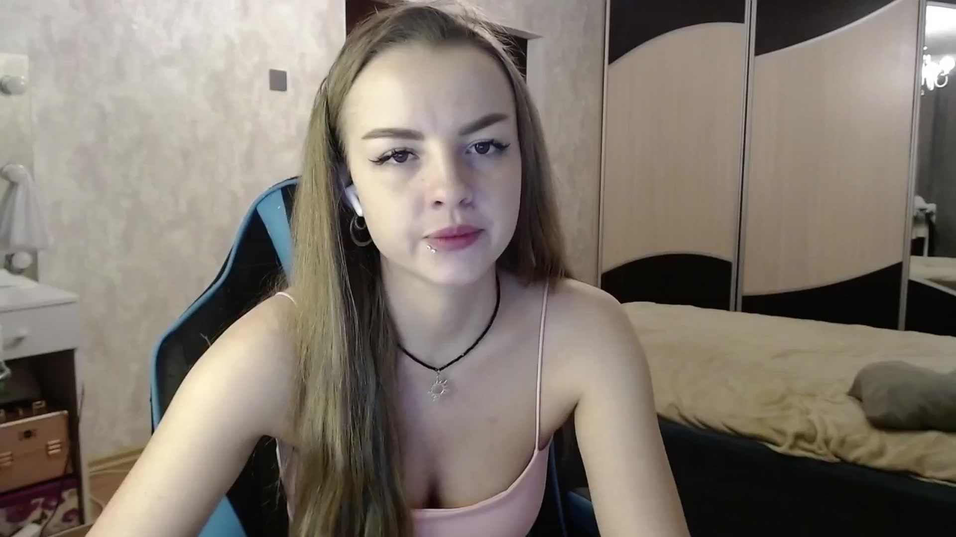 Gallery image thumbnail from Lio_noy's myfreecams stream on, 01/06/2025, 22:09 image 12 of 20