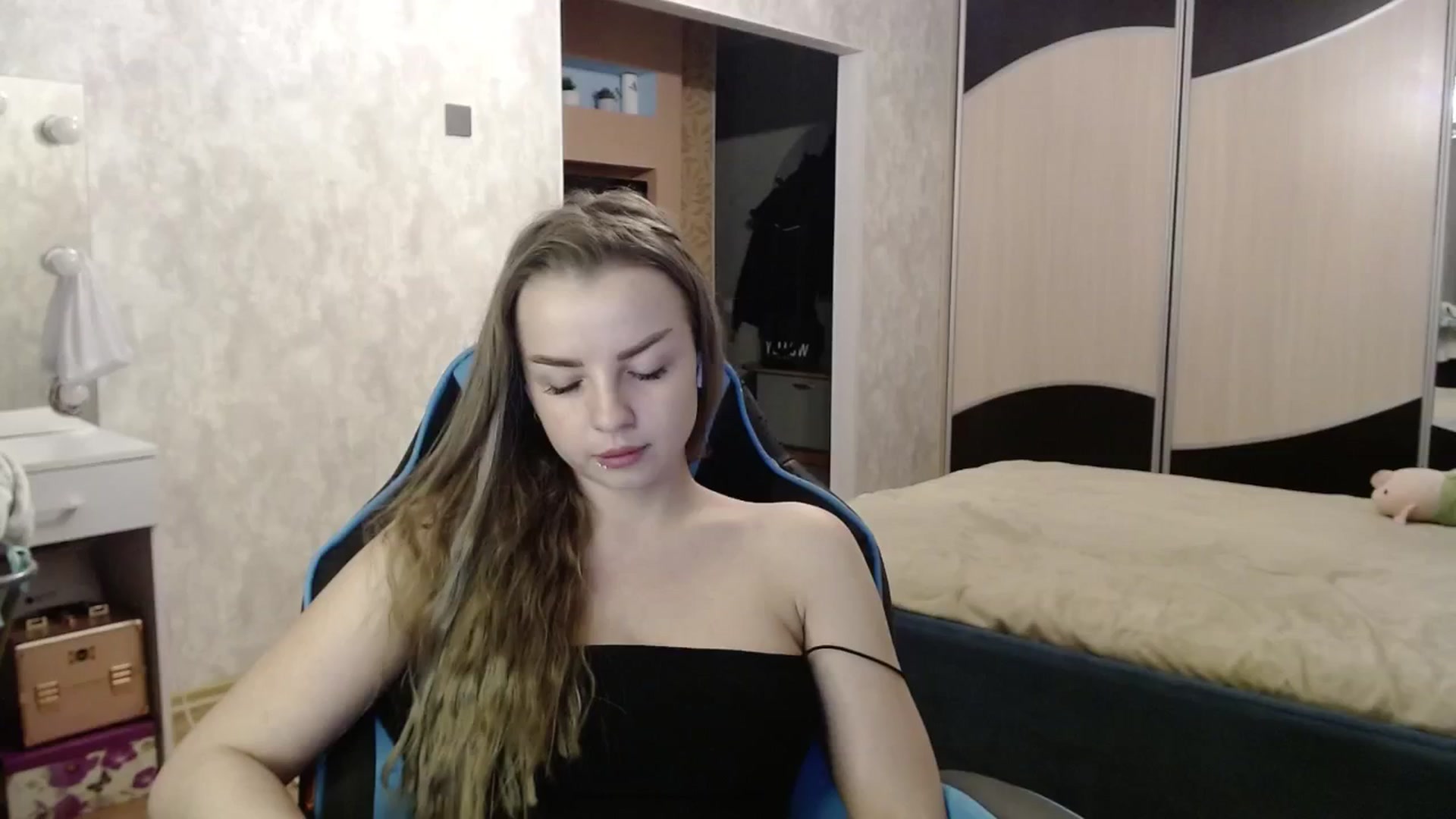Gallery image thumbnail from Lio_noy's myfreecams stream on, 01/08/2025, 24:03 image 17 of 20