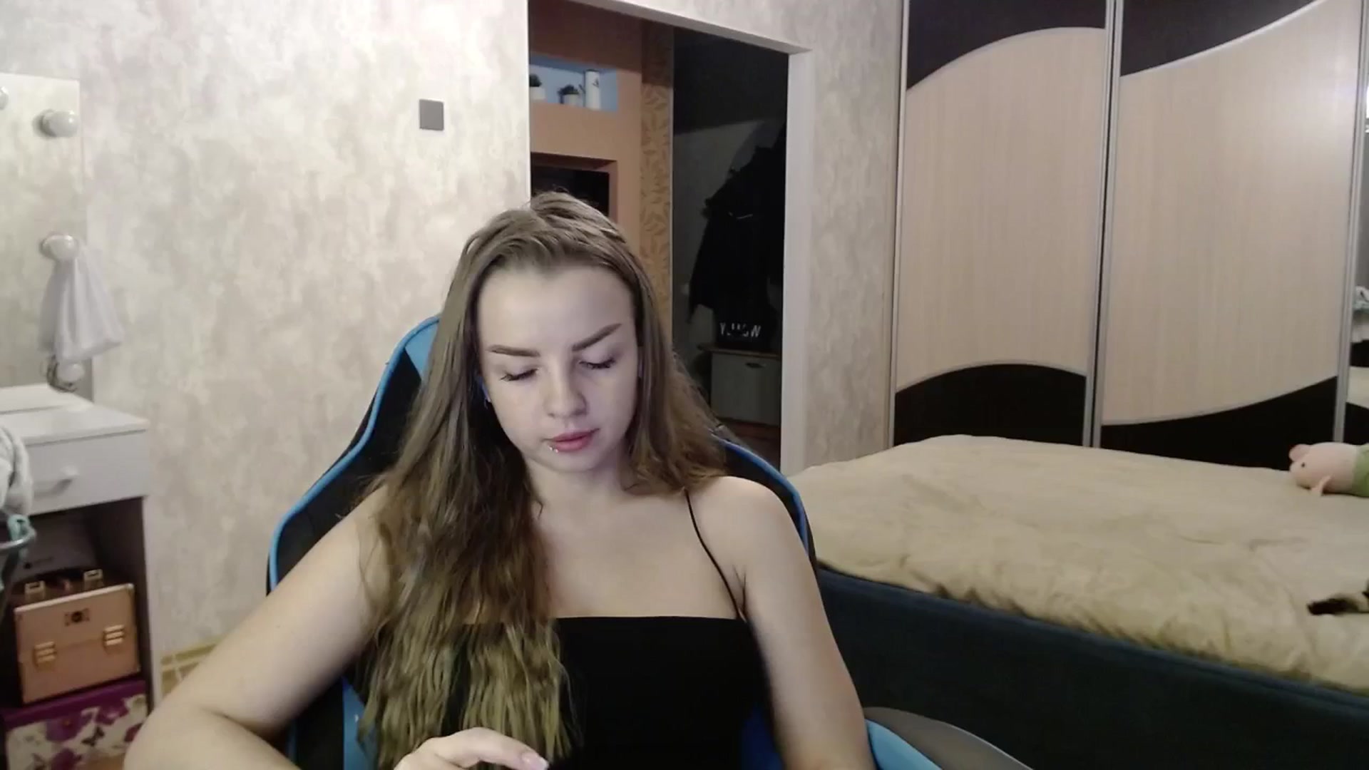 Gallery image thumbnail from Lio_noy's myfreecams stream on, 01/08/2025, 24:03 image 5 of 20