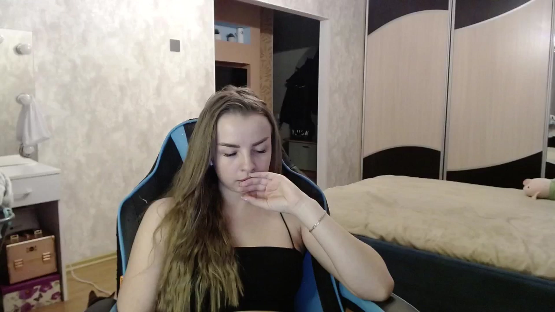 Gallery image thumbnail from Lio_noy's myfreecams stream on, 01/08/2025, 24:30 image 7 of 20