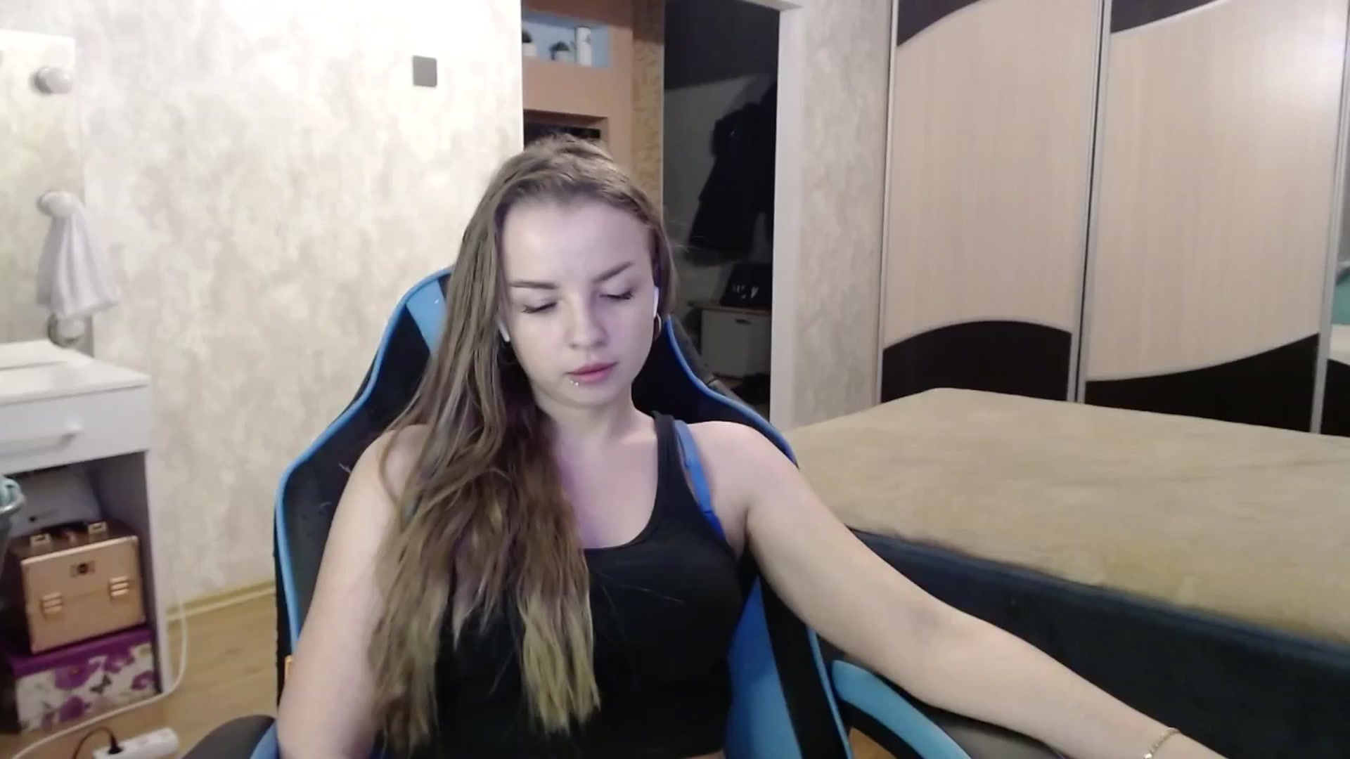Gallery image thumbnail from Lio_noy's myfreecams stream on, 01/10/2025, 01:27 image 18 of 20