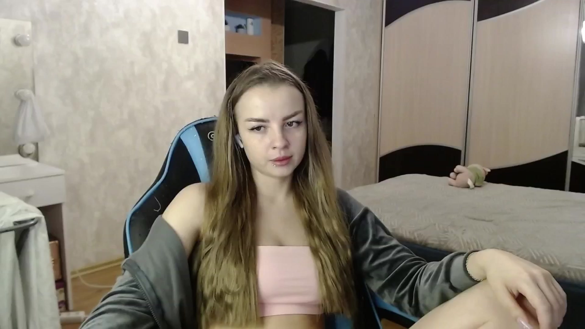 Gallery image thumbnail from Lio_noy's myfreecams stream on, 01/12/2025, 22:45 image 13 of 20