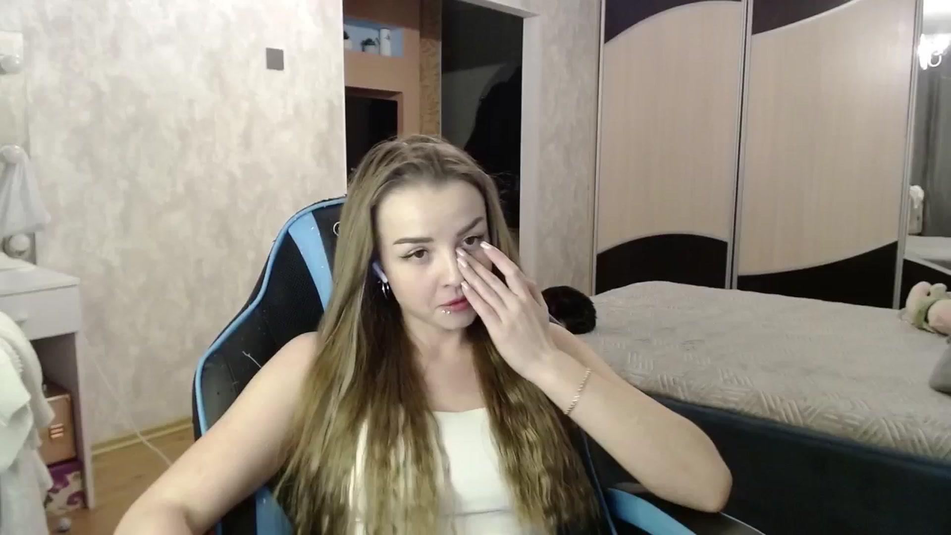Gallery image thumbnail from Lio_noy's myfreecams stream on, 01/16/2025, 01:34 image 12 of 20