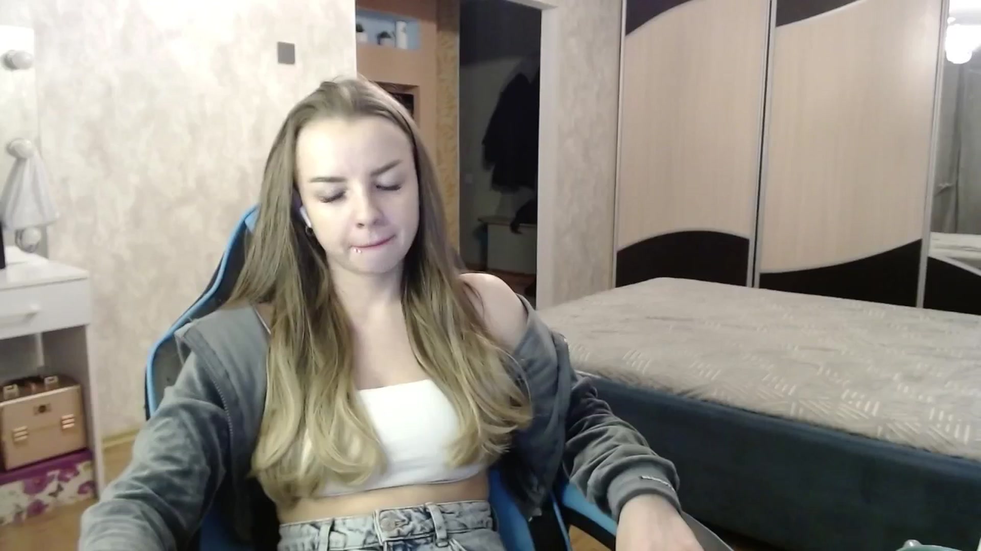 Gallery image thumbnail from Lio_noy's myfreecams stream on, 02/05/2025, 23:36 image 14 of 20