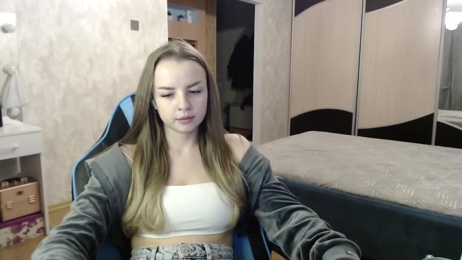 Gallery image thumbnail from Lio_noy's myfreecams stream on, 02/05/2025, 23:36 image 13 of 20