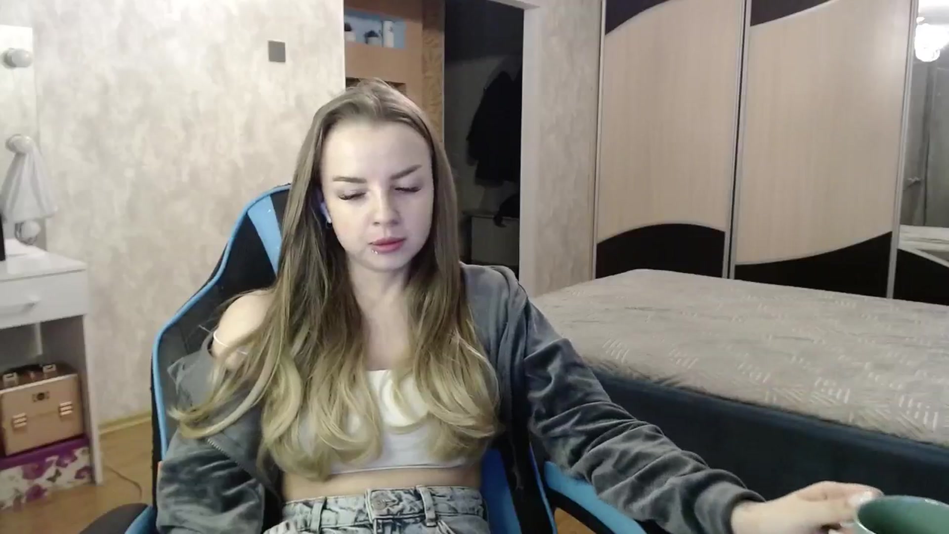 Gallery image thumbnail from Lio_noy's myfreecams stream on, 02/05/2025, 23:36 image 19 of 20