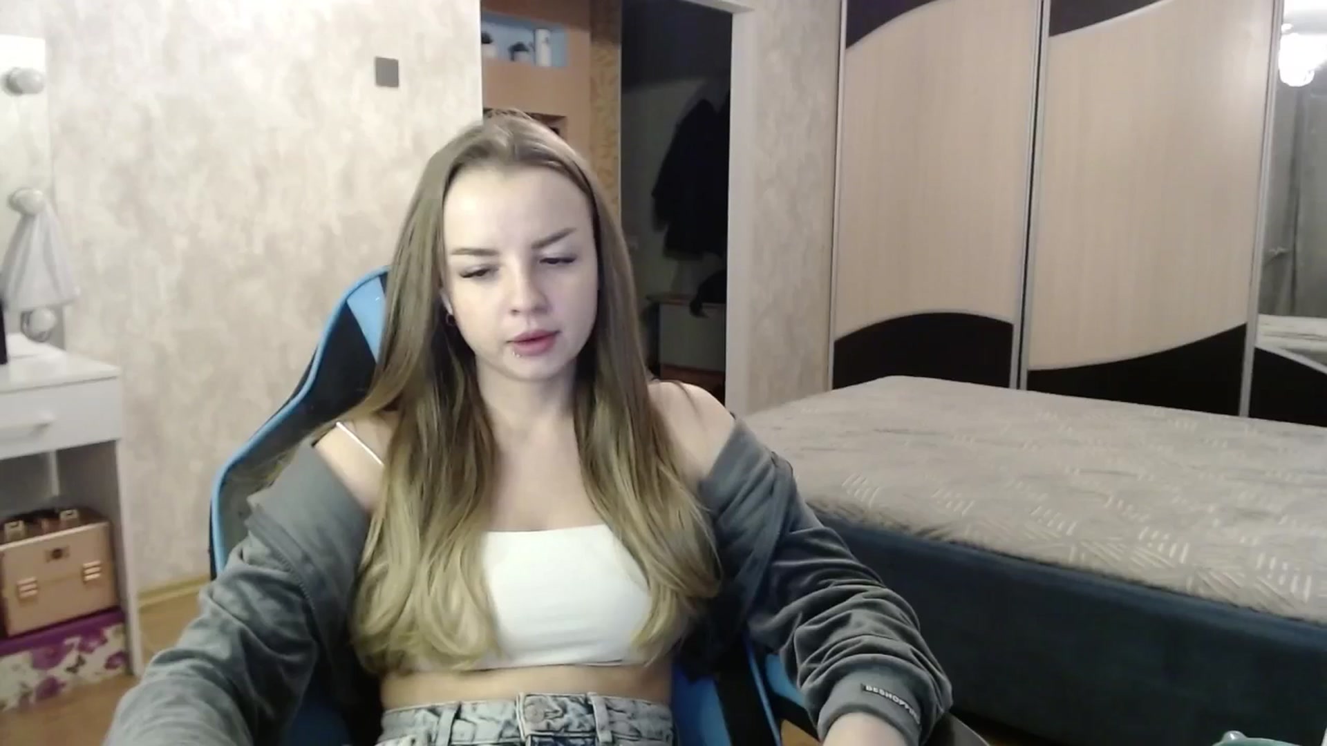Gallery image thumbnail from Lio_noy's myfreecams stream on, 02/05/2025, 23:36 image 12 of 20