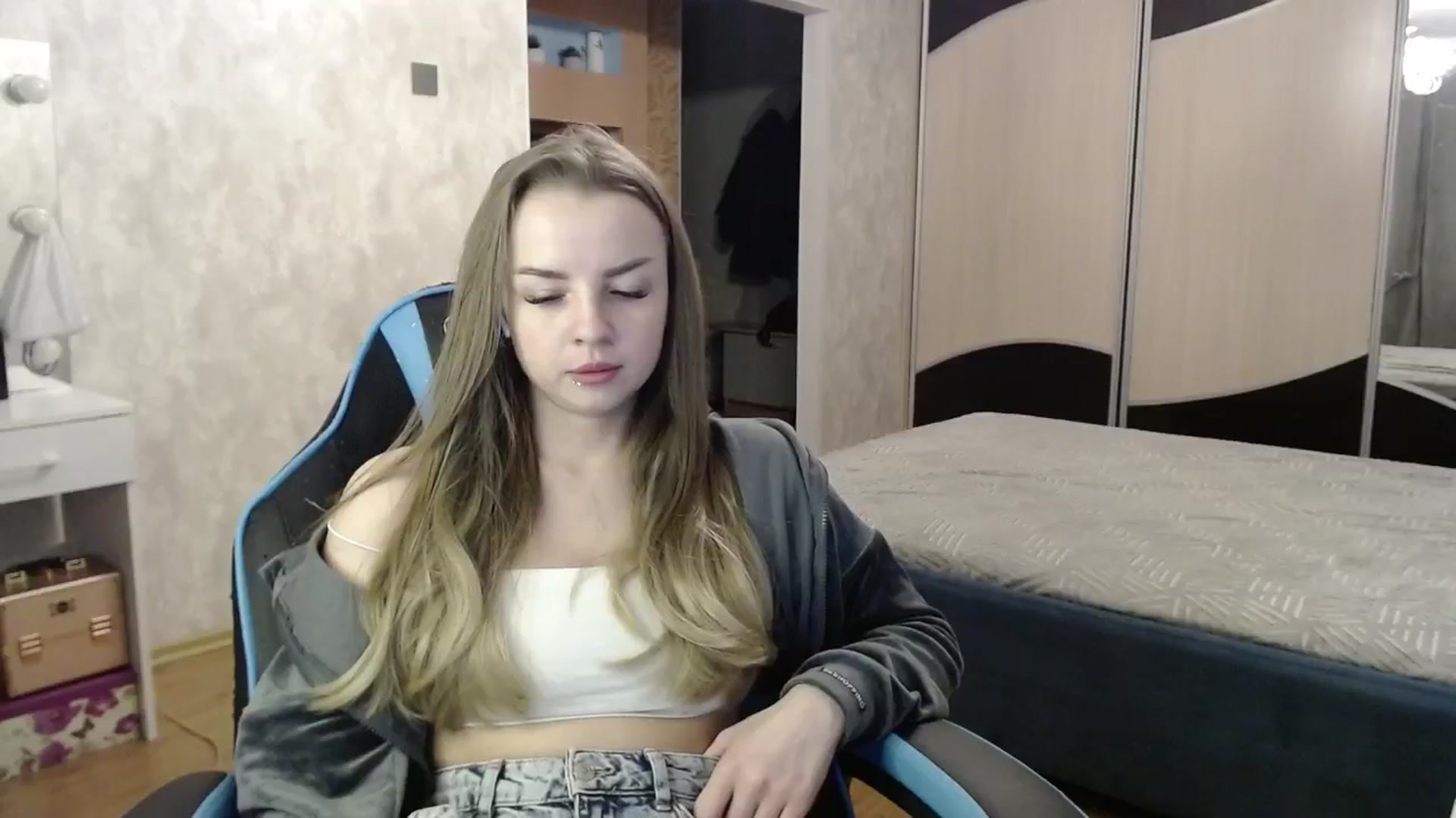 Gallery image thumbnail from Lio_noy's myfreecams stream on, 02/05/2025, 23:36 image 20 of 20