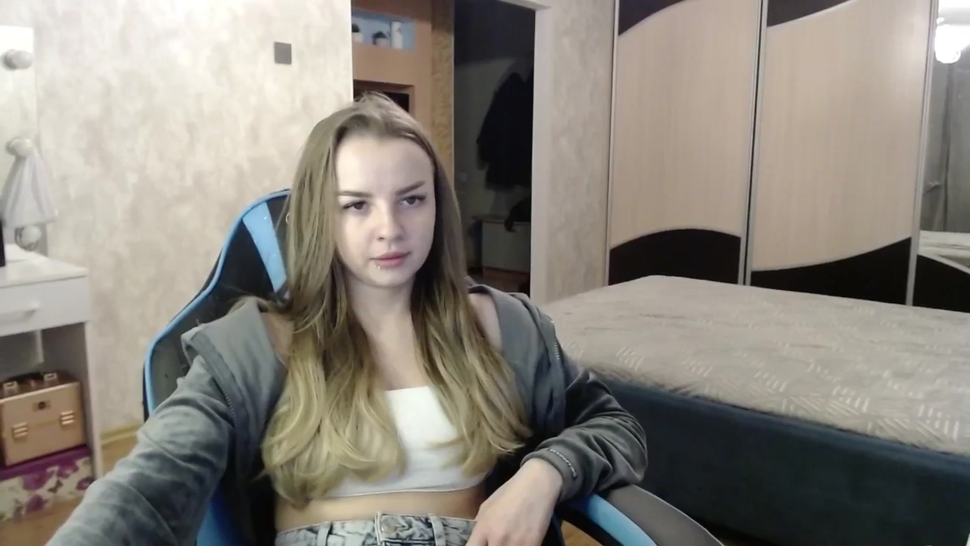 Gallery image thumbnail from Lio_noy's myfreecams stream on, 02/05/2025, 23:36 image 16 of 20