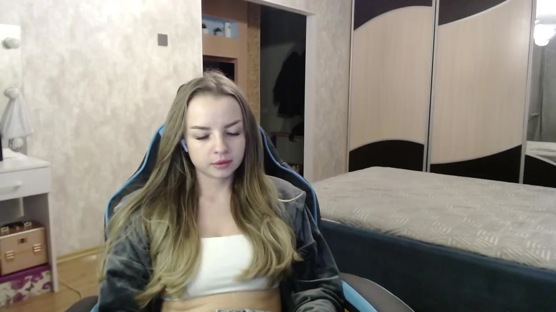 Gallery image thumbnail from Lio_noy's myfreecams stream on, 02/06/2025, 01:01 image 11 of 20