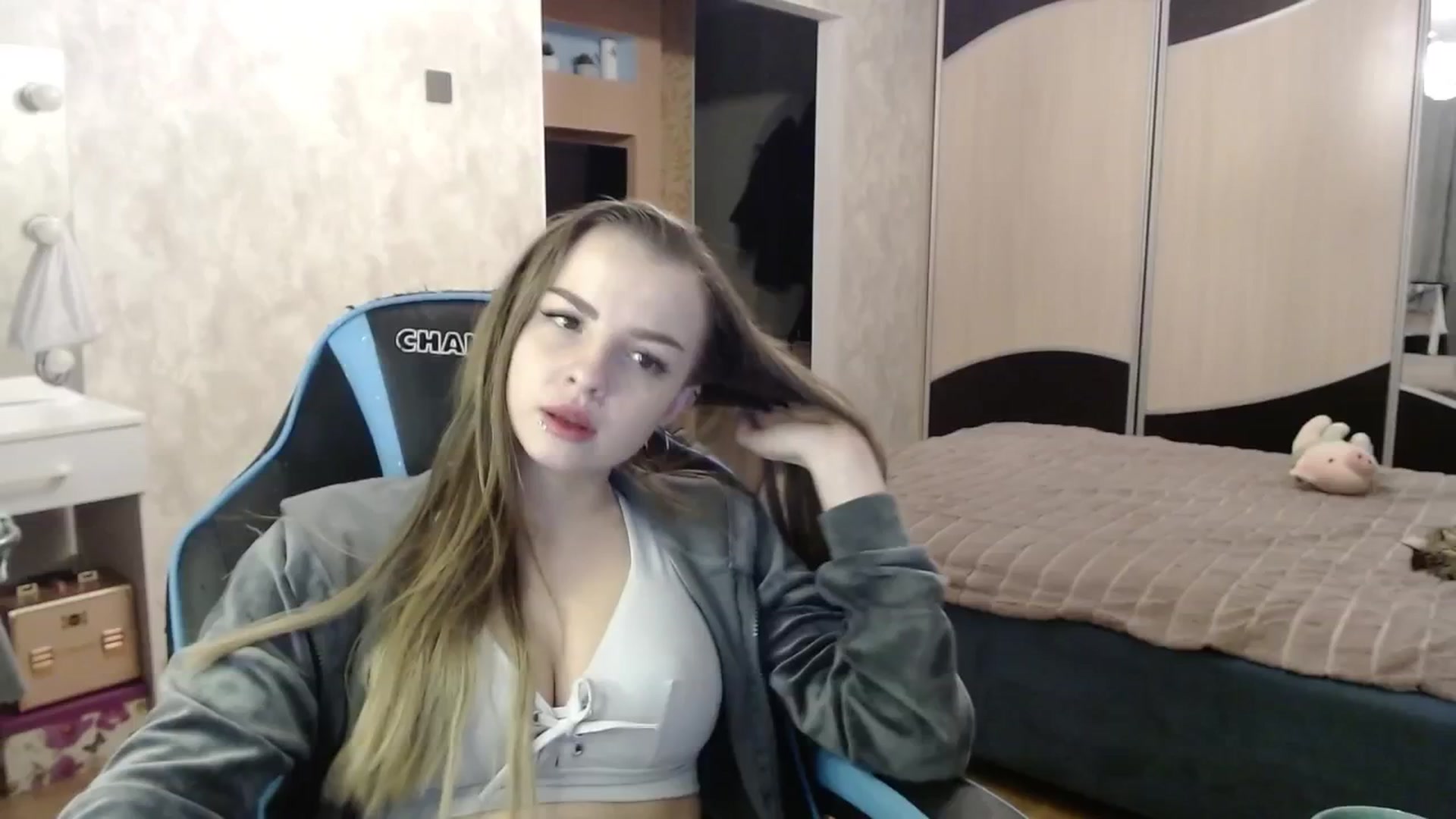 Gallery image thumbnail from Lio_noy's myfreecams stream on, 02/11/2025, 24:25 image 14 of 20