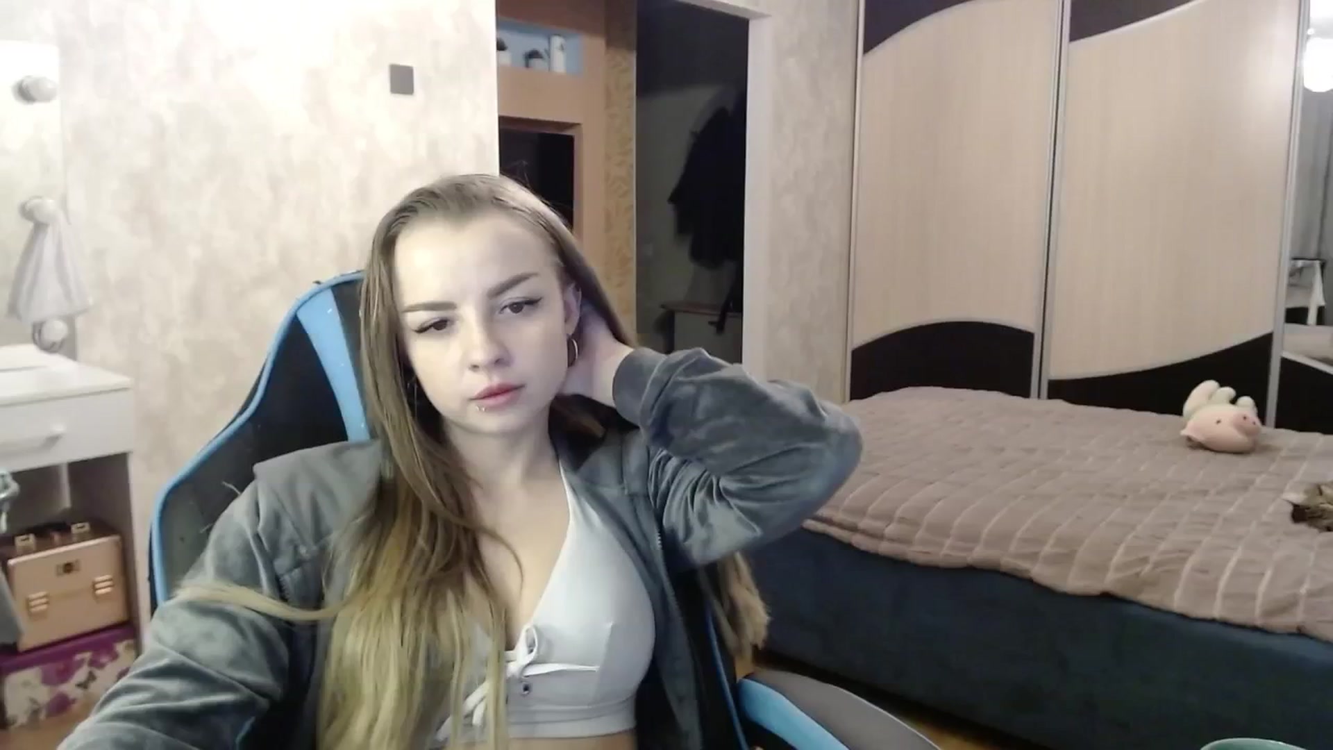 Gallery image thumbnail from Lio_noy's myfreecams stream on, 02/11/2025, 24:25 image 16 of 20