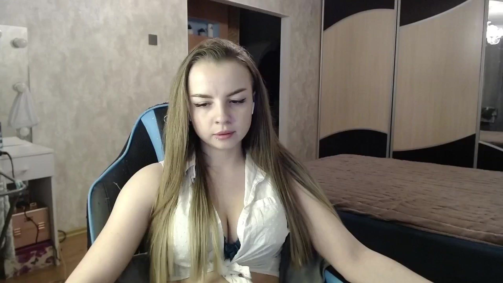 Gallery image thumbnail from Lio_noy's myfreecams stream on, 02/15/2025, 21:02 image 17 of 20
