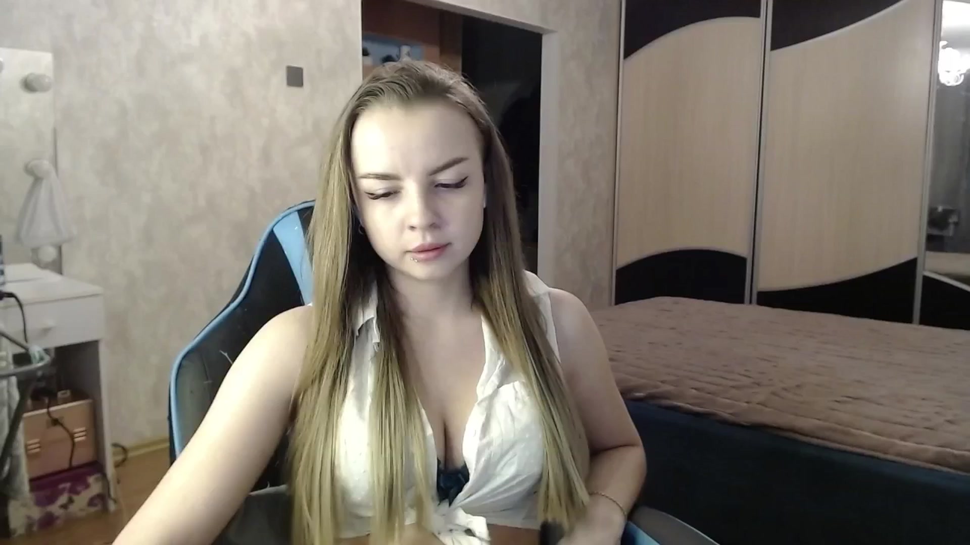 Gallery image thumbnail from Lio_noy's myfreecams stream on, 02/15/2025, 21:02 image 15 of 20