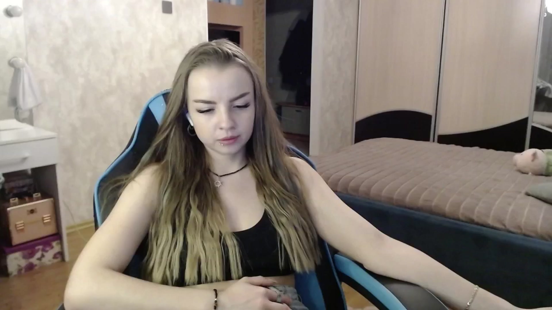 Gallery image thumbnail from Lio_noy's myfreecams stream on, 02/25/2025, 24:17 image 19 of 20