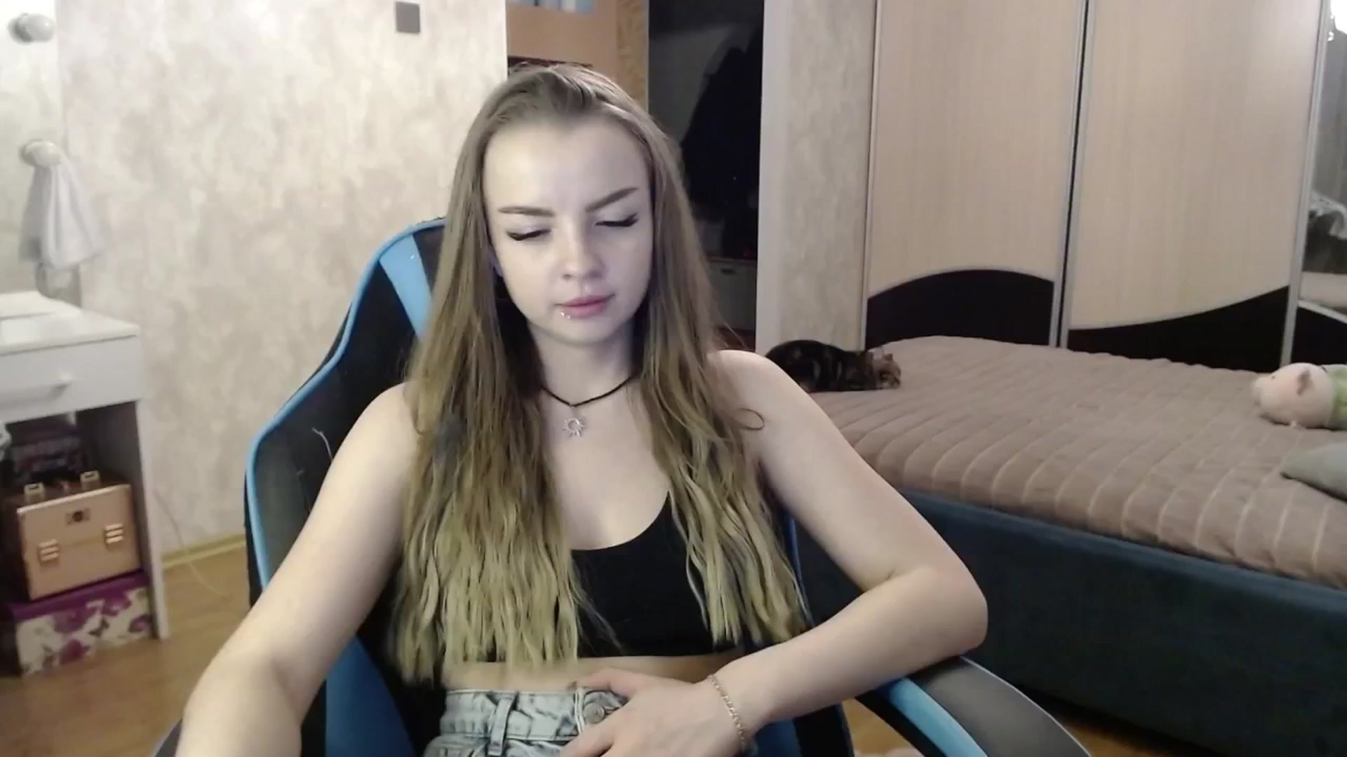 Gallery image thumbnail from Lio_noy's myfreecams stream on, 02/25/2025, 24:17 image 12 of 20