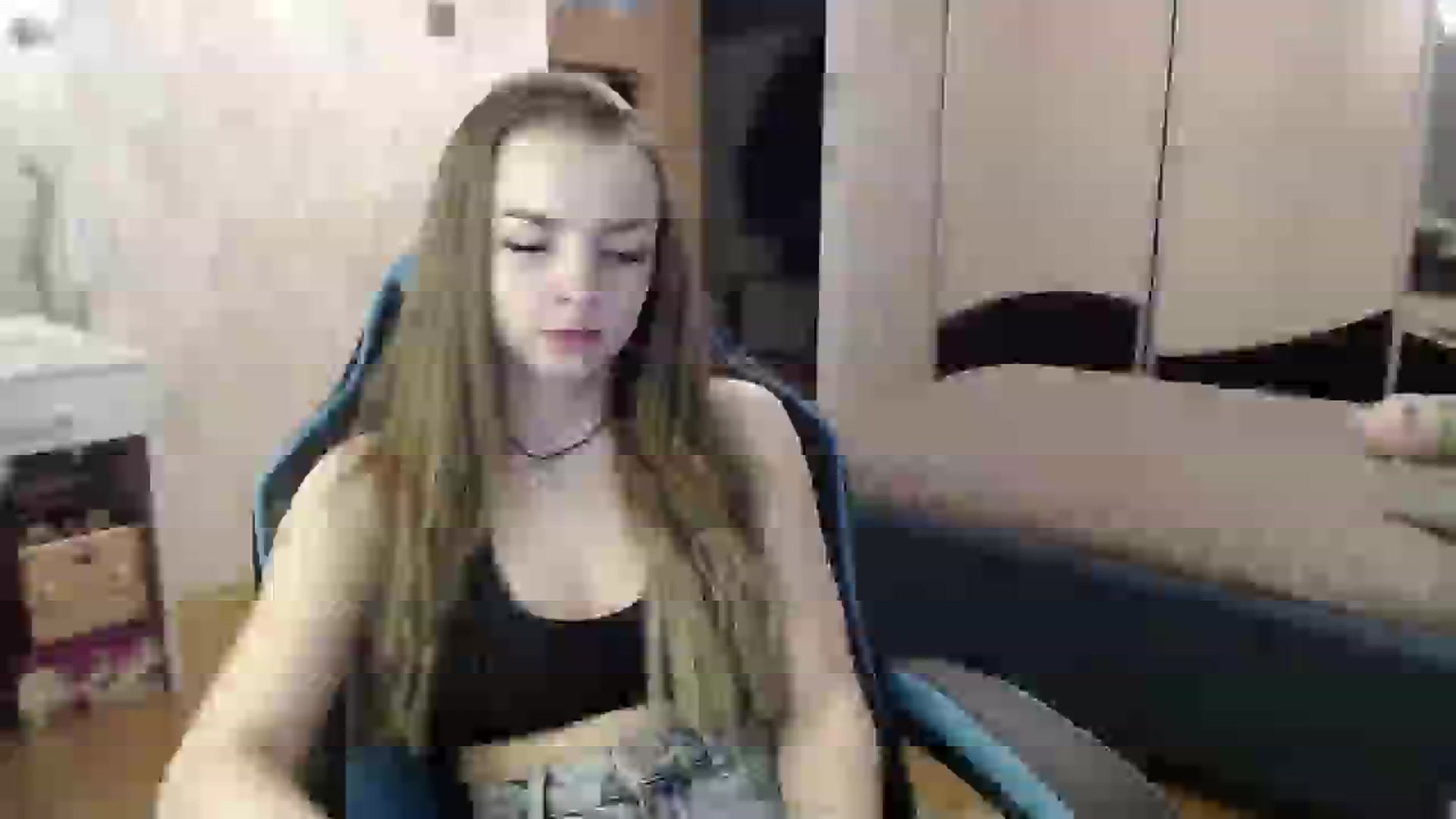 Gallery image thumbnail from Lio_noy's myfreecams stream on, 02/25/2025, 24:32 image 14 of 20