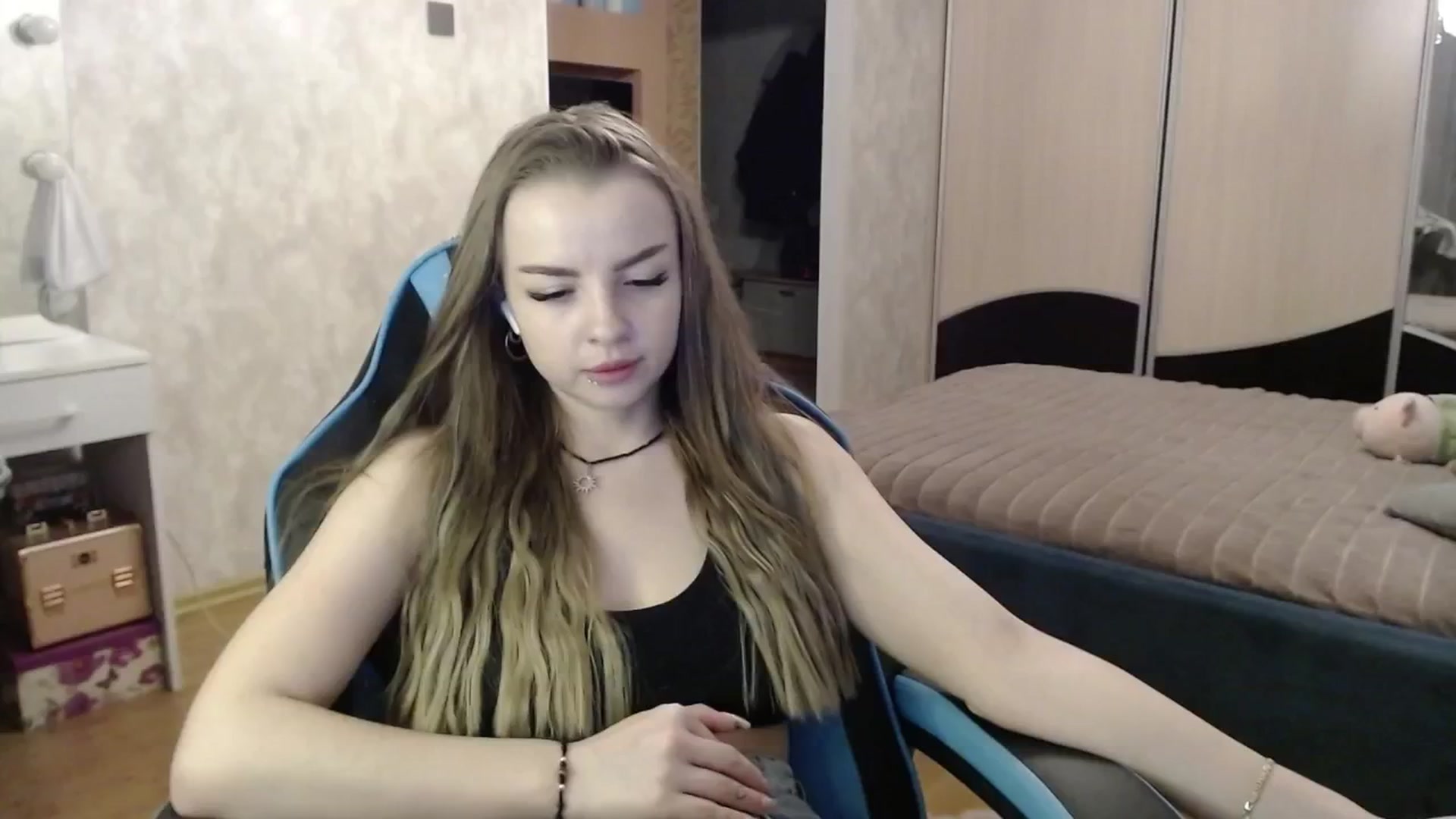 Gallery image thumbnail from Lio_noy's myfreecams stream on, 02/25/2025, 24:32 image 6 of 20
