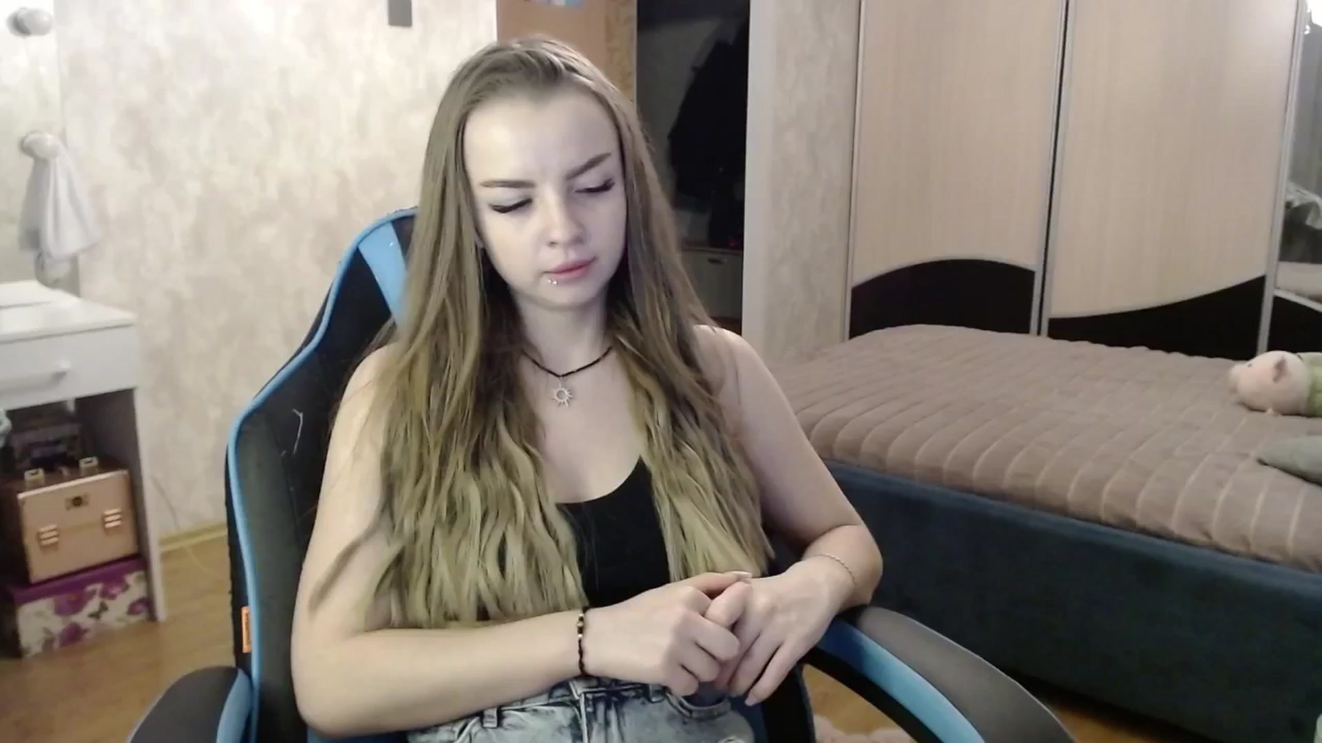 Gallery image thumbnail from Lio_noy's myfreecams stream on, 02/25/2025, 24:32 image 18 of 20