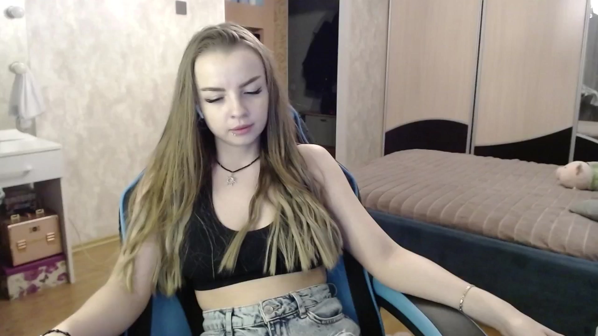 Gallery image thumbnail from Lio_noy's myfreecams stream on, 02/25/2025, 24:32 image 10 of 20