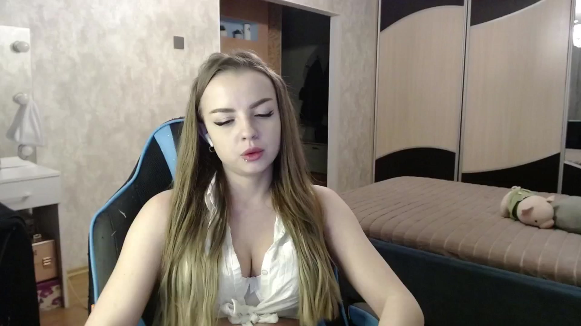 Gallery image thumbnail from Lio_noy's myfreecams stream on, 02/27/2025, 01:32 image 3 of 20