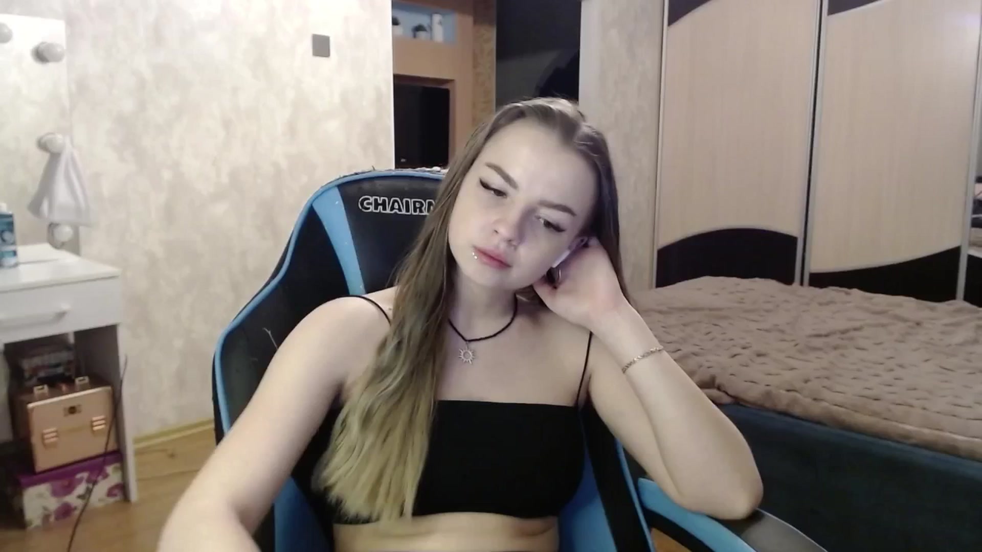 Gallery image thumbnail from Lio_noy's myfreecams stream on, 03/04/2025, 24:09 image 20 of 20