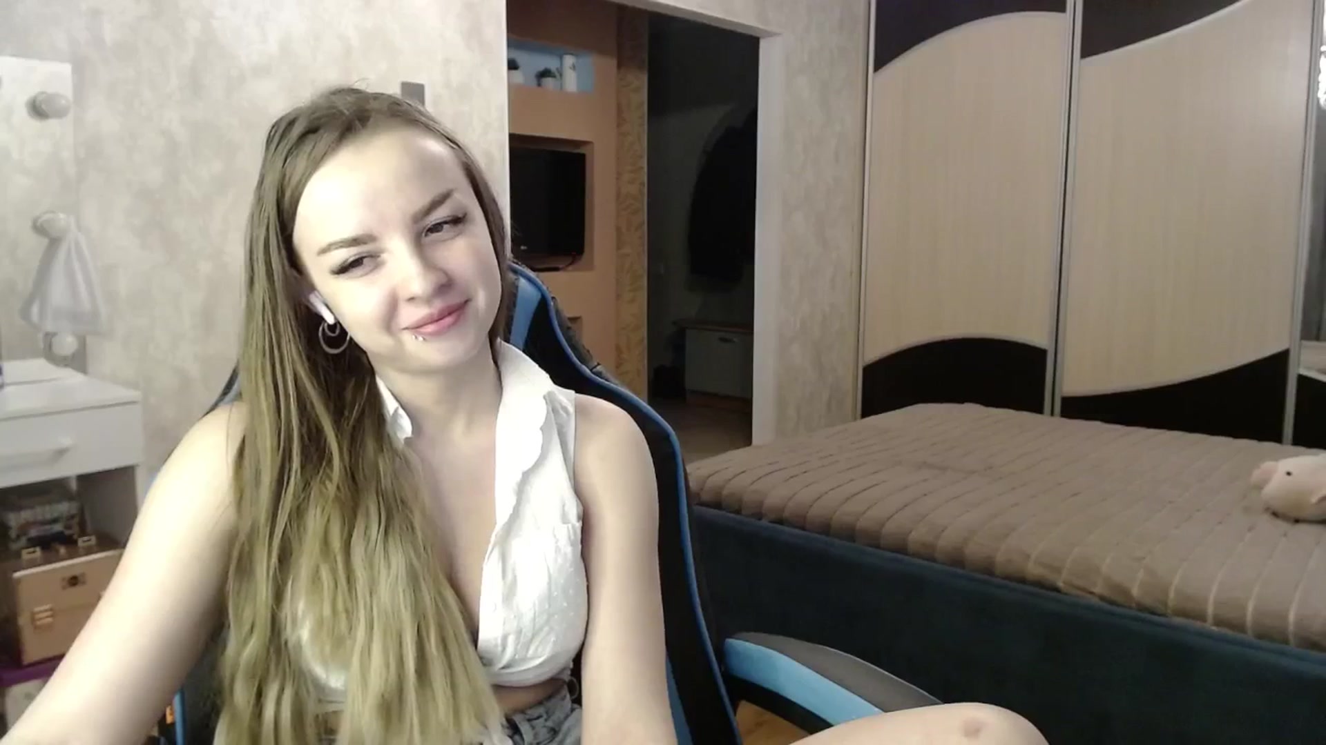 Gallery image thumbnail from Lio_noy's myfreecams stream on, 03/05/2025, 01:52 image 20 of 20