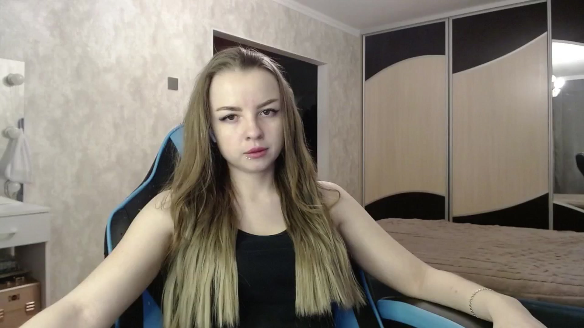 Gallery image thumbnail from Lio_noy's myfreecams stream on, 03/10/2025, 20:56 image 4 of 20
