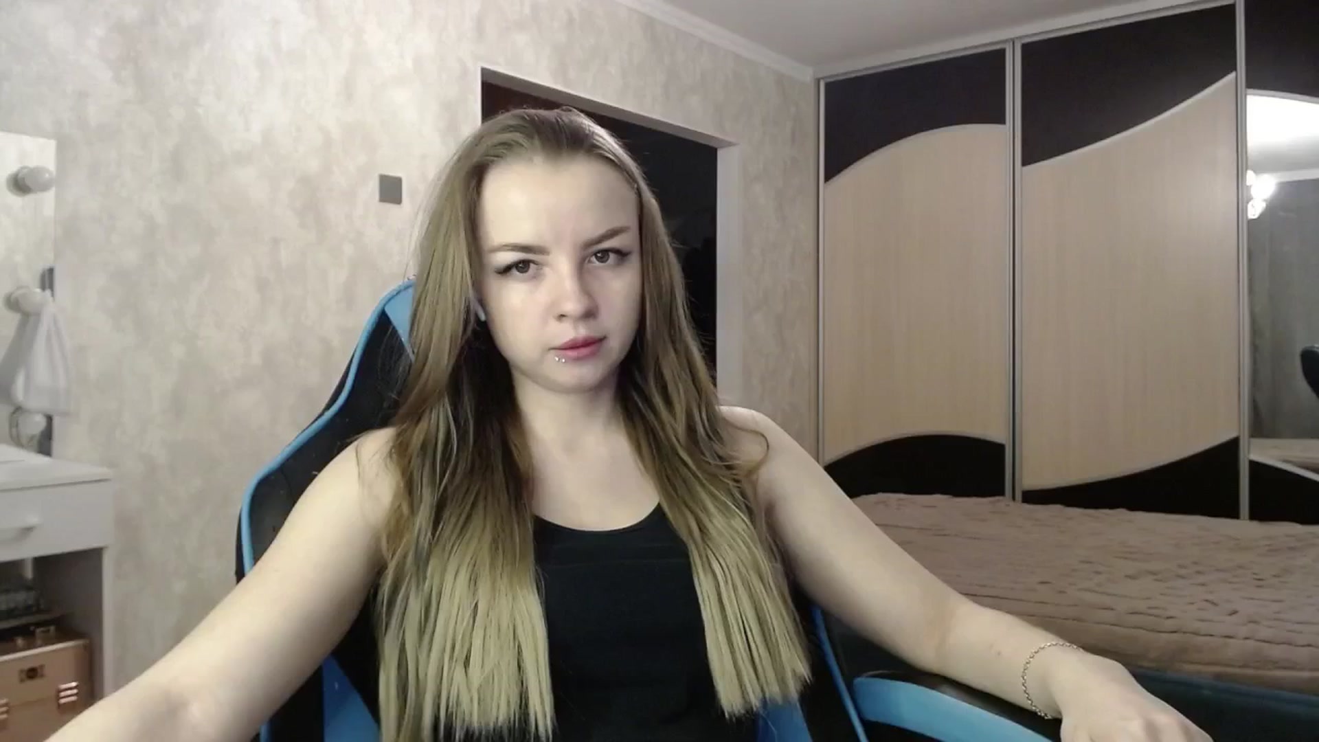 Gallery image thumbnail from Lio_noy's myfreecams stream on, 03/10/2025, 20:56 image 2 of 20
