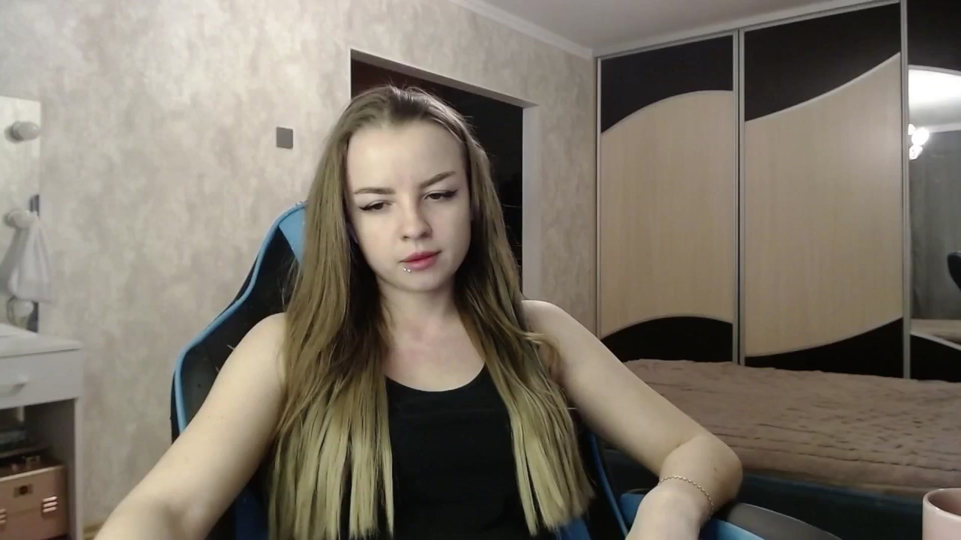Gallery image thumbnail from Lio_noy's myfreecams stream on, 03/10/2025, 20:56 image 19 of 20