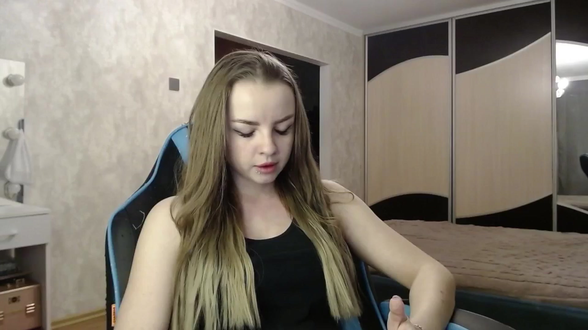 Gallery image thumbnail from Lio_noy's myfreecams stream on, 03/10/2025, 20:56 image 8 of 20