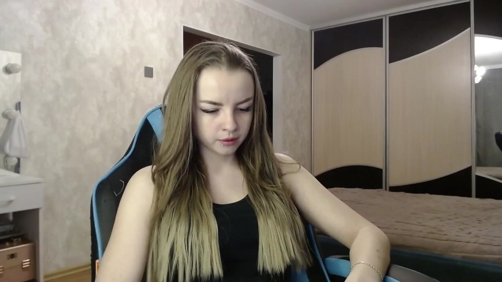 Gallery image thumbnail from Lio_noy's myfreecams stream on, 03/10/2025, 20:56 image 6 of 20