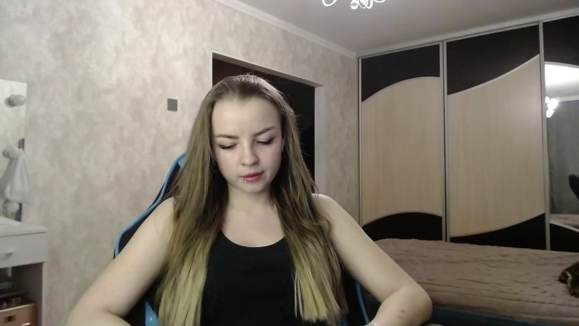 Gallery image thumbnail from Lio_noy's myfreecams stream on, 03/10/2025, 21:53 image 14 of 20