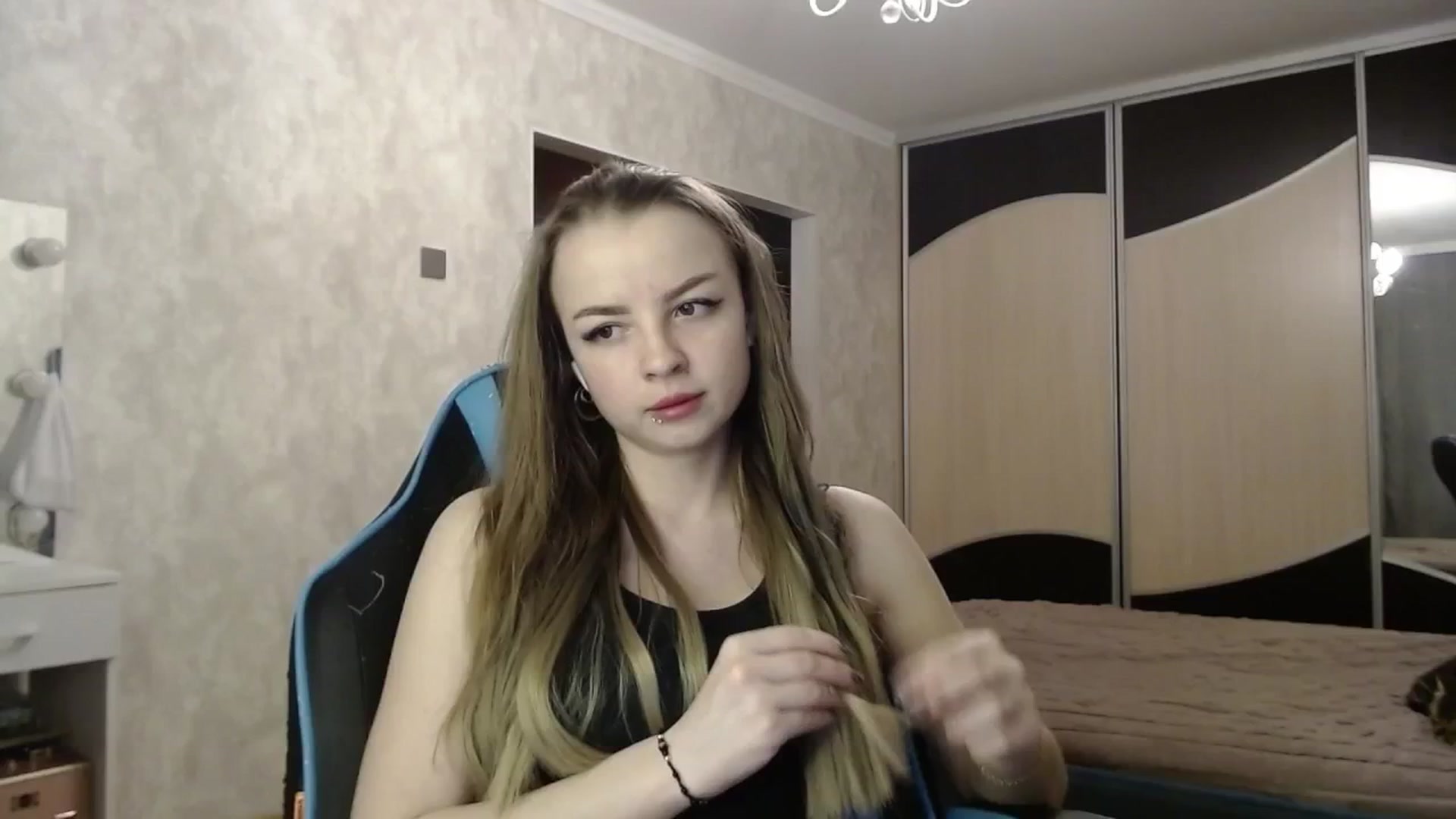 Gallery image thumbnail from Lio_noy's myfreecams stream on, 03/10/2025, 21:53 image 8 of 20