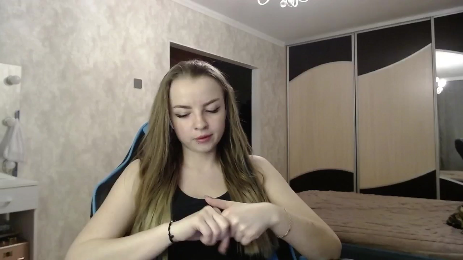 Gallery image thumbnail from Lio_noy's myfreecams stream on, 03/10/2025, 21:53 image 15 of 20