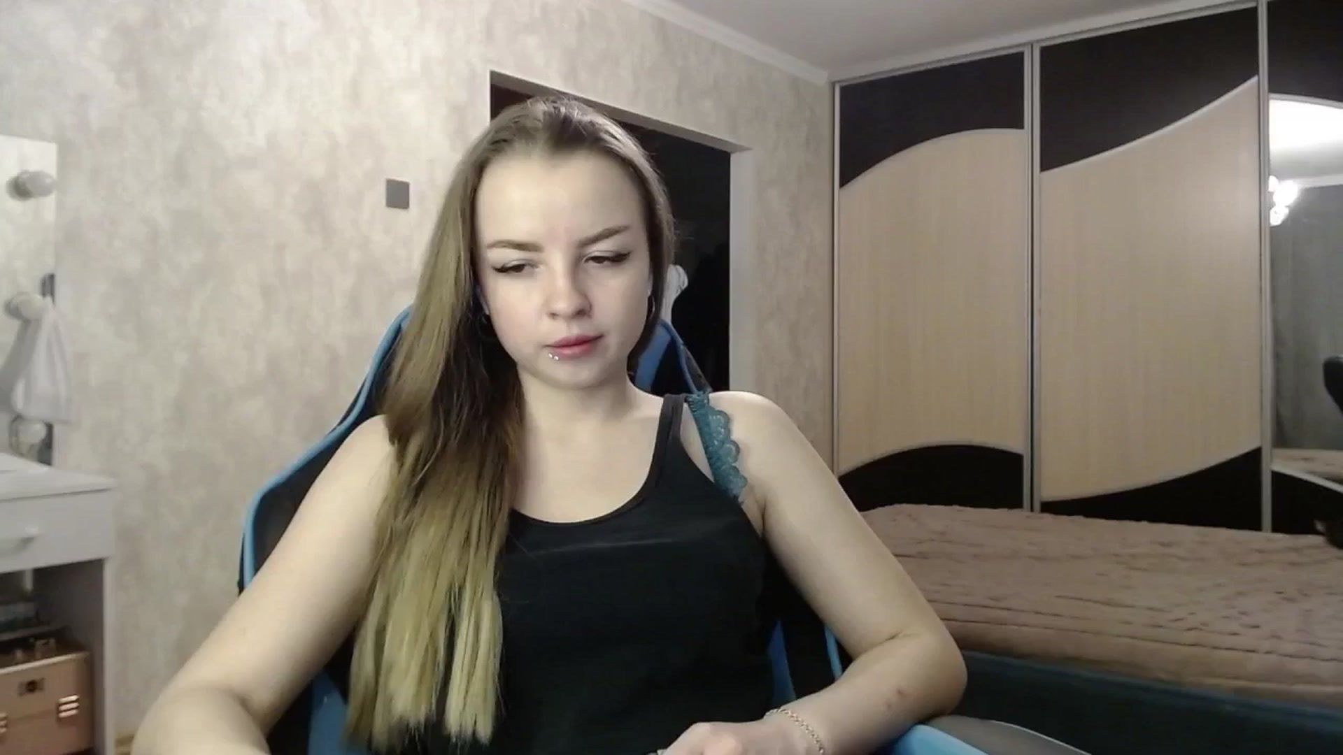 Gallery image thumbnail from Lio_noy's myfreecams stream on, 03/10/2025, 22:18 image 17 of 20