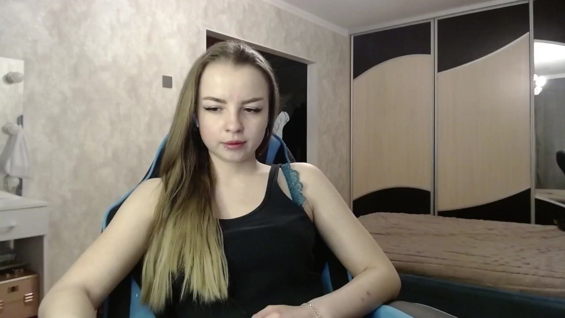 Gallery image thumbnail from Lio_noy's myfreecams stream on, 03/10/2025, 22:18 image 15 of 20