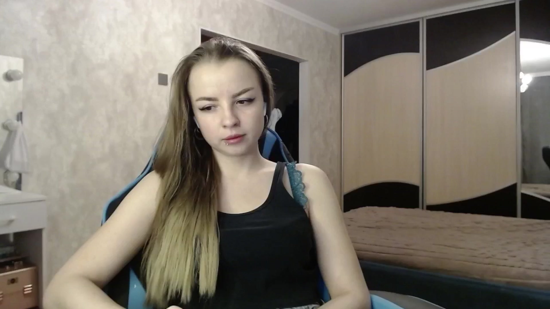 Gallery image thumbnail from Lio_noy's myfreecams stream on, 03/10/2025, 22:18 image 3 of 20
