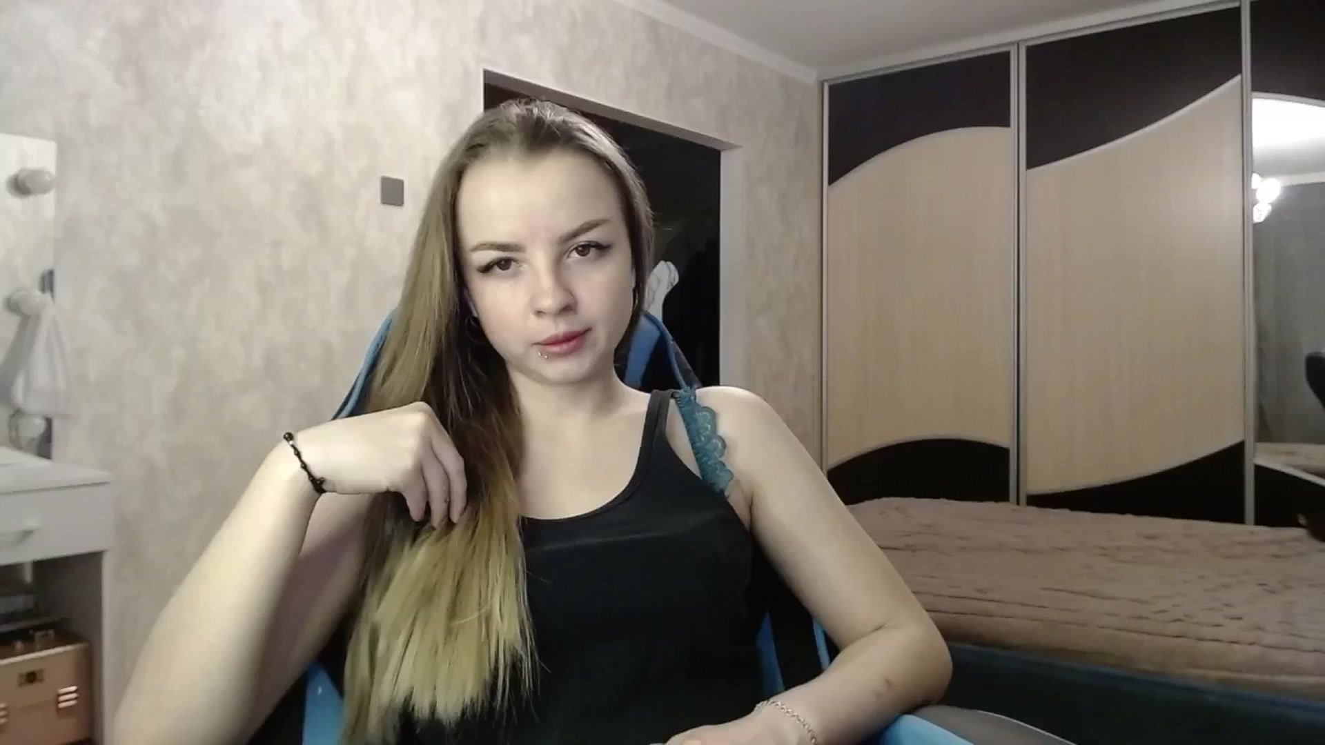 Gallery image thumbnail from Lio_noy's myfreecams stream on, 03/10/2025, 22:18 image 18 of 20
