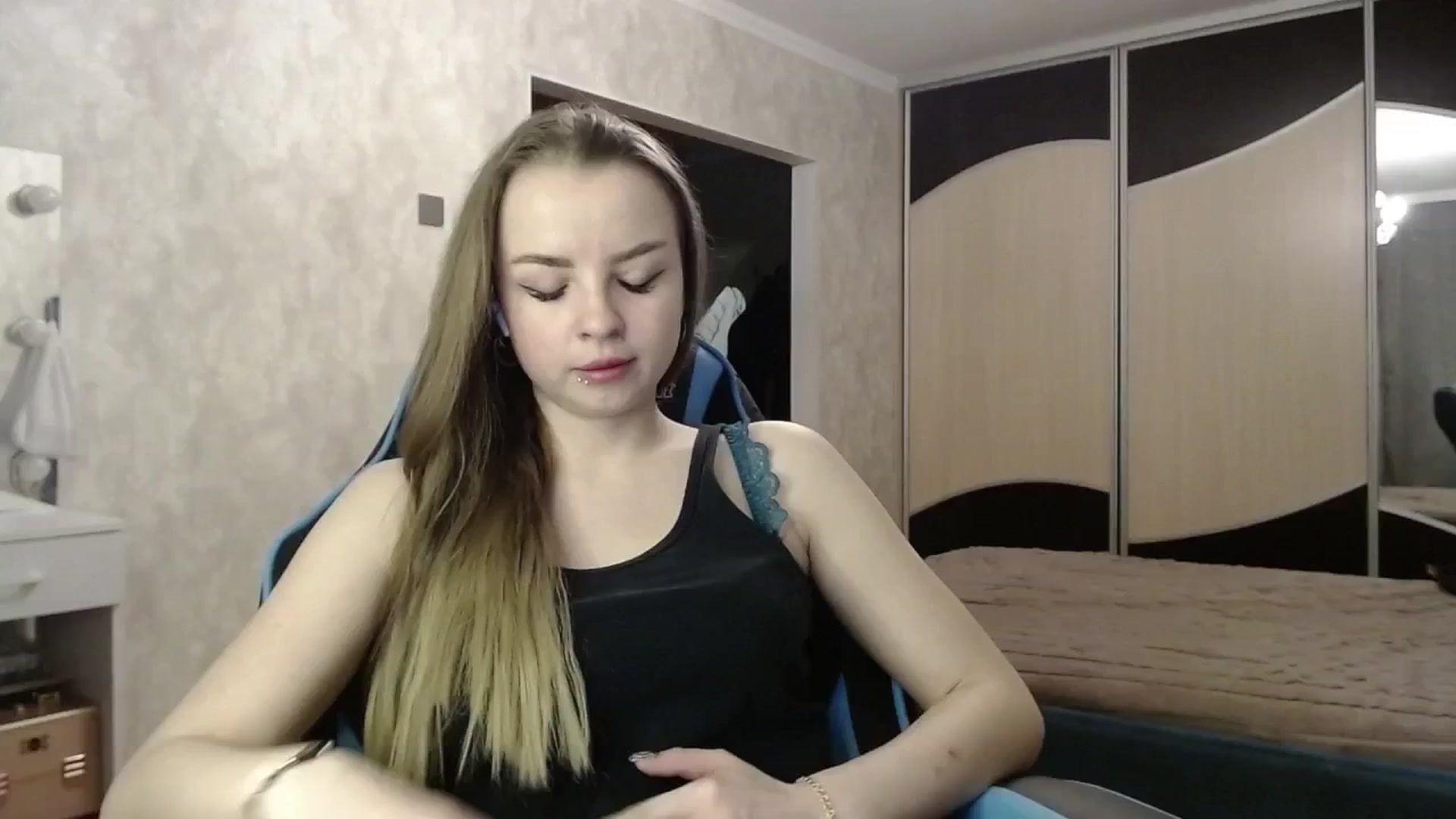 Gallery image thumbnail from Lio_noy's myfreecams stream on, 03/10/2025, 22:18 image 16 of 20